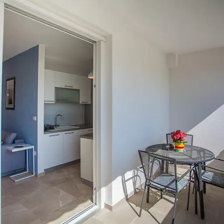 Apartman Pinja Црес
