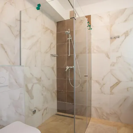 Daire Apartman Pinja *